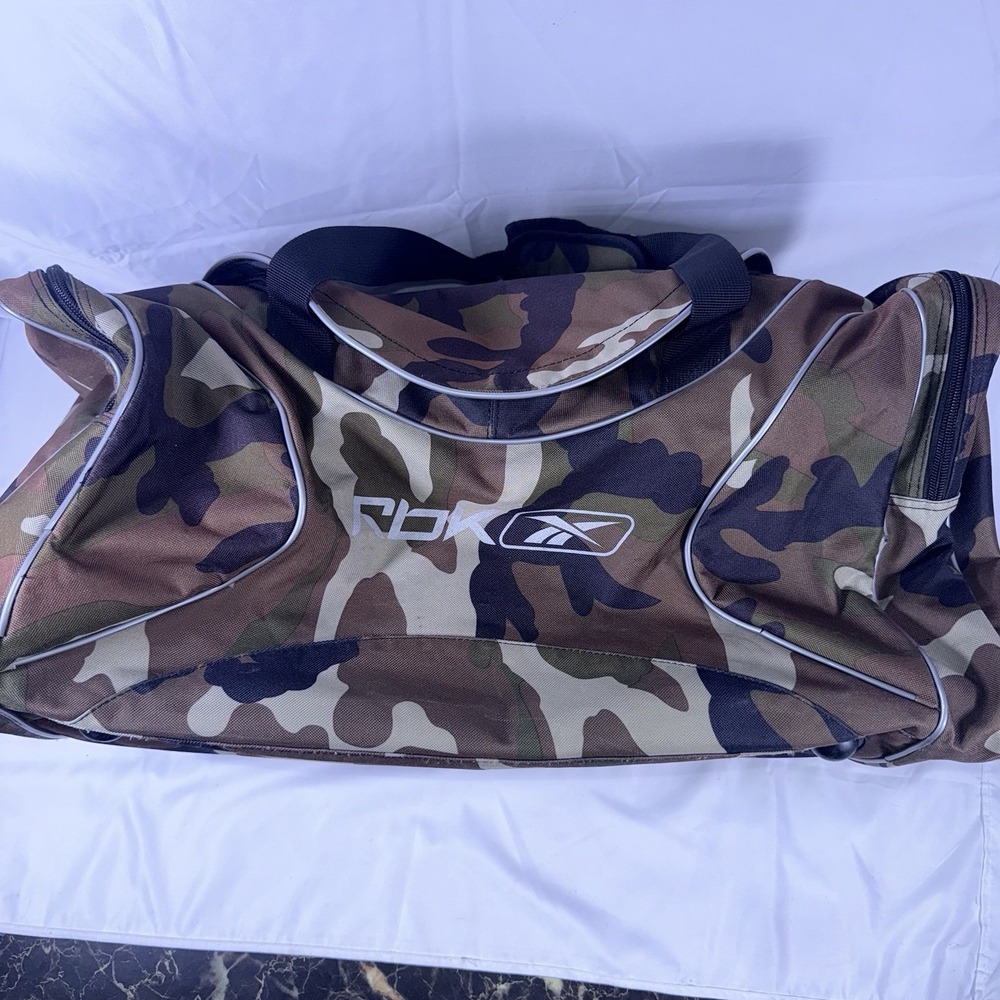 Vintage Y2k REEBOK Camo Nylon Duffle Gym Carry-On Luggage Bag Black Green